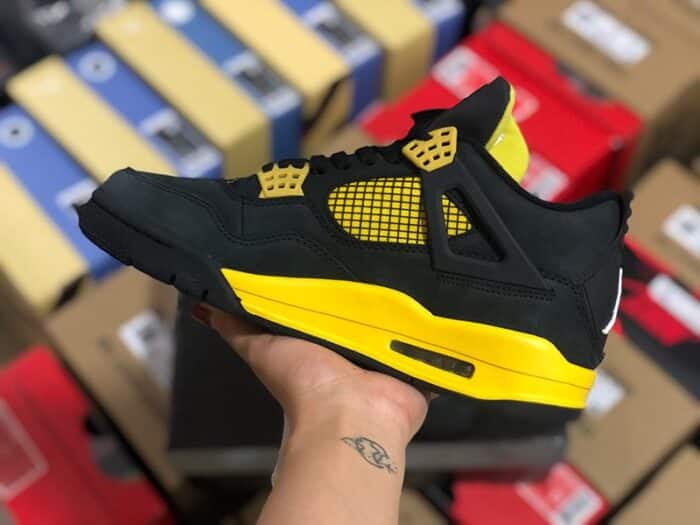Jordan 4 Retro 'Thunder' 2012 - Image 3