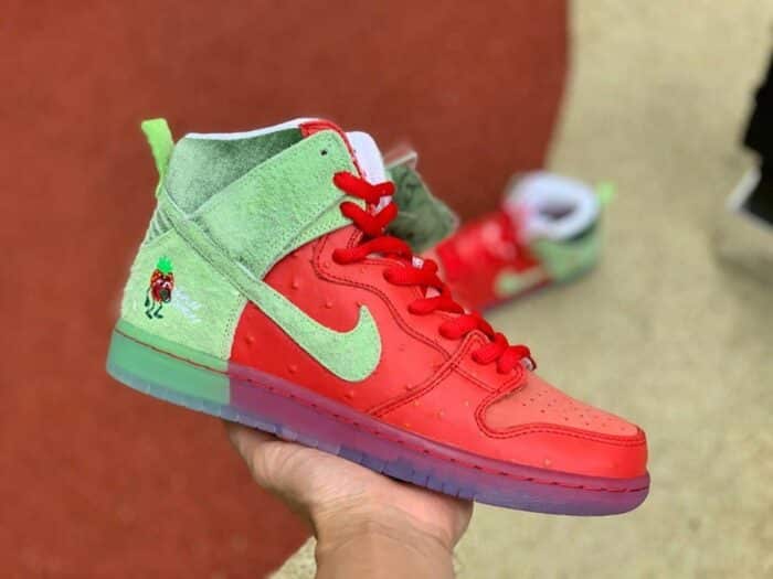 Dunk High SB 'Strawberry Cough' - Image 2
