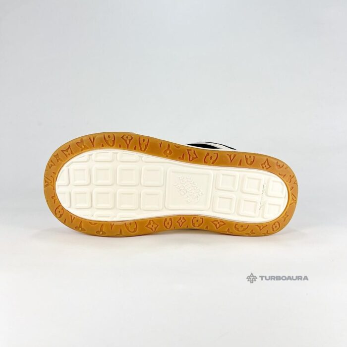 L* V Tilted Sneaker - Image 9