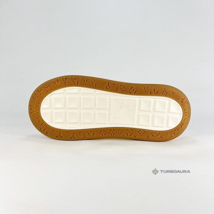 L* V Tilted Sneaker - Image 9
