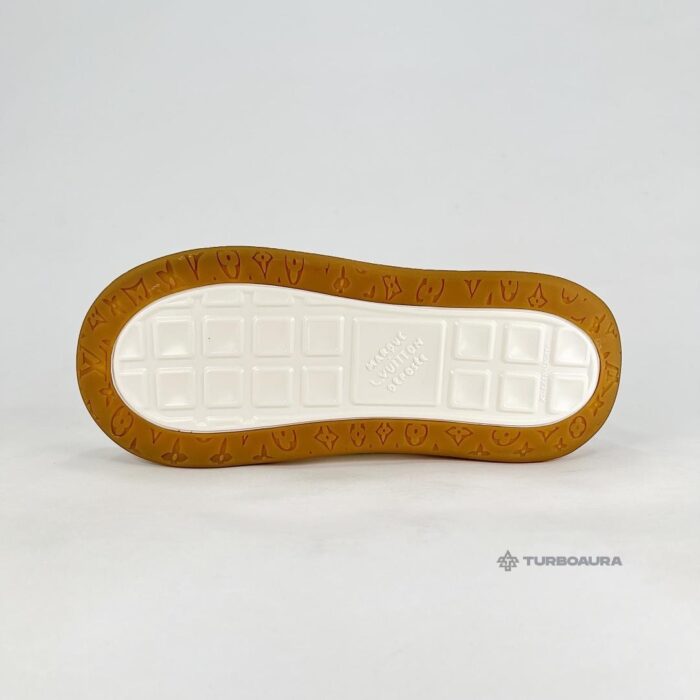 L* V Tilted Sneaker - Image 9