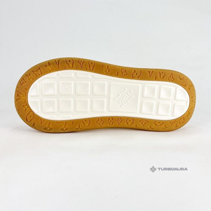L* V Tilted Sneaker - Image 9