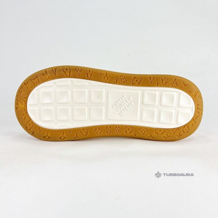 L* V Tilted Sneaker - Image 9
