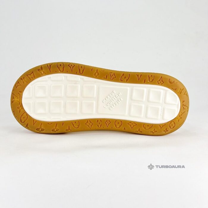 L* V Tilted Sneaker - Image 9